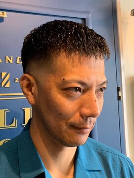 ミリオンバックス 神田店(Million Bucks) スパイキーショート/スペインカール<理容室>[メンズ/床屋/神田]