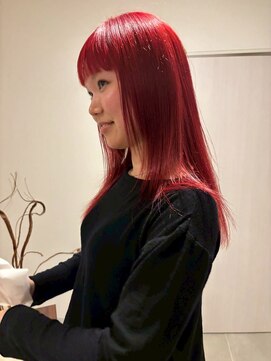 O 大人可愛い透明感立体感カシスレッド深みレッド×エアストレート