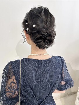 ディティカ ティア(Dityca tia) シニヨンヘア