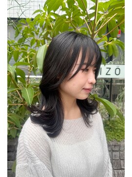 エイゾー(EIZO) ミディアム/レイヤー/くびれ巻き/くびれレイヤー/レイヤーカット