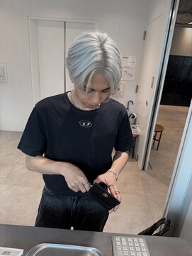 ヴァーディ オモテサンドウ(Vardy omotesando) ハイトーンメンズ こだわりホワイトカラー