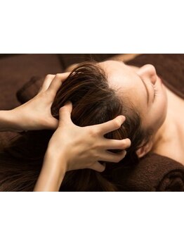 「髪質改善＋頭皮ケア」が期待できる本格バリ式ヘッドスパ！毎月リピート多数の人気メニュー◎