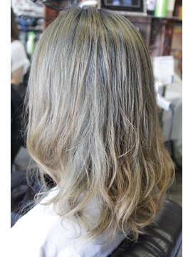 オーバーキャプテンネイキッド(OVER CAPTAIN NAKED) スモーキーグレージュ＊グラデーションカラー