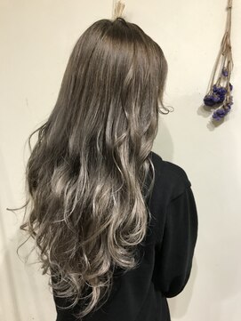 ルプラ カルム(le-pla Calme) 外国人風ミルクティグレージュ