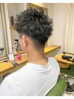 エミュ 新宿(emu) 刈り上げ ツーブロ パーマ ユーレルム新宿 川田