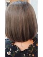 イルヘアーライラ(illu hair LILA)&nbsp;グレージュ系カラー。ブリーチ必須