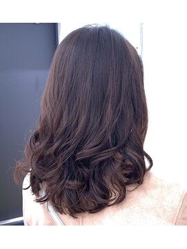 ステアケース 武蔵小杉店(stair:case) 低めレイヤーカット コテ巻き風パーマ