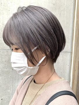 ラス トーキョー(LAS TOKYO) ラベンダーシルバーグレー耳かけショートボブ