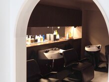 サロンドボエム 国分寺(SALON DE BOHEME)の雰囲気（独立された空間のシャンプー台は心も身体も癒されます♪）