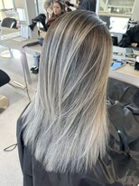 オリ(‘Oli)&nbsp;ホワイトバレイヤージュ