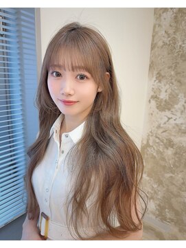 カシュカシュ 表参道(cache cache) ロングシースルーぱっつんぱっつん前髪おくれ毛ミディアム