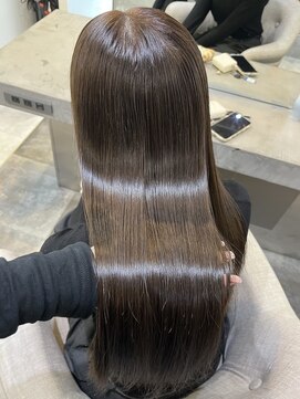 ラビスモア(Lovis moa) 外ハネボブ/ホワイトブロンド/ワイドバングブルーブラック