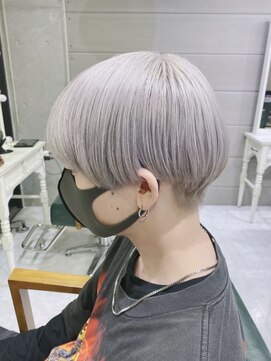 デイズ(days) マッシュショートグレージュカラー　グレージュブリーチデザイン