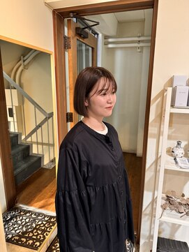 ワンバイワンクラッカ(one by one CLACCA) 顎下切りっぱなしボブ