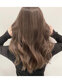 透明感抜群！大人女性にオススメのヌーディーベージュ！