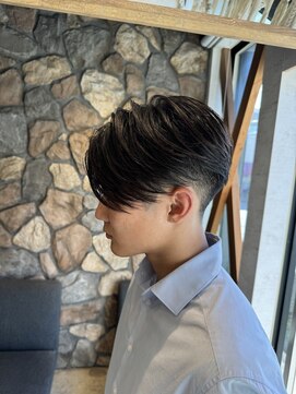 アトラクト バイ ラック 津田沼(Attract by LUCK) 刈り上げセンターパート/津田沼/メンズパーマ/メンズ/ブリーチ