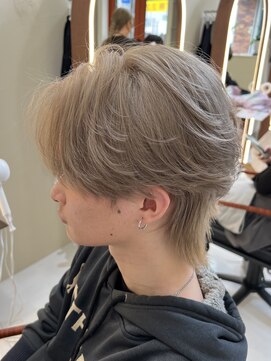 ラ ポルト ドゥ サワ(La Porte de SAWA) センターパートウルフ×ミルクティーベージュ