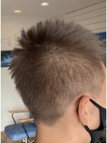 ラニハナクドウ(lanihana.kudo)&nbsp;～＊+ブリーチ1回でつくるメンズシルバーカラー＊+～