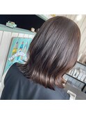 品のあるブラウンカラー+切りっぱなしボブ