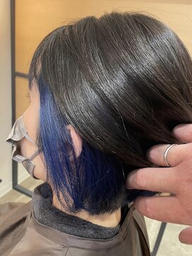 レヴェリー(Reverie) ブルーインナーカラーショートヘア