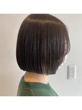 美容室 アイディー i-dee ぱつっとあごラインボブ