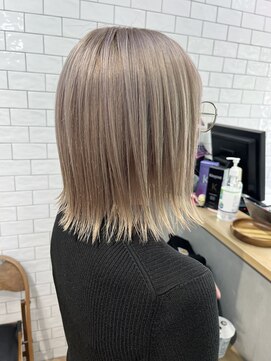 ループウエスト(LOOP WEST) ホワイトベージュカラー