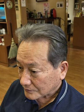 ヘアーサロンもりかわ ナチュラルバックスタイル白髪ぼかし