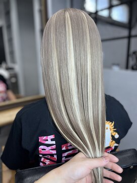 ワン(ONE) milk tea greige×highlight