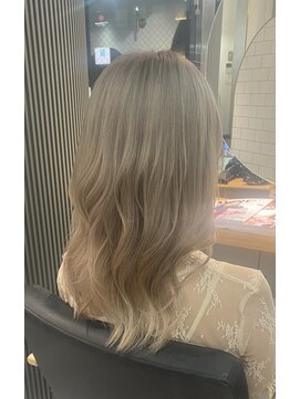 ミエルヘアーエスト 新宿店(mielhair est) ケアブリーチ必須☆ホワイトミルクティー