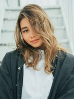 スタリー(Starry) ブロンドバレイヤージュ20代30代40代/ハレマチ通り