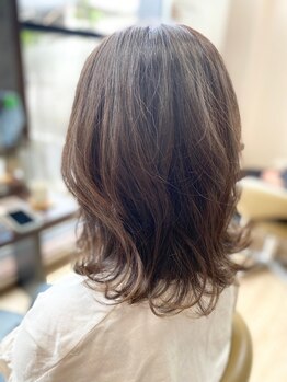 シャイン(shine)の写真/天然由来成分が92%配合のオーガニックカラー“ヴィラロドラ”で白髪染めも潤いのある艶やかな仕上がりに！