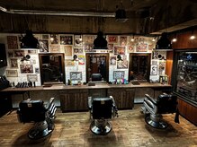 ジョイボックス 東三国店(JOYBOX)の雰囲気（床屋ならではのバーバーチェアでシェービングまで施術できます）