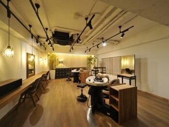 シャンプールームプラスドア(Shampoo Room +DOOR)の写真/【毎朝9時から、平日は21時まで営業】お出かけ後や仕事帰りの夕方以降にも通いやすい♪駅チカでアクセス◎