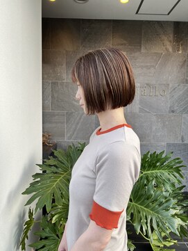 メゾン アヴァロ(Maison Avallo) タイトボブ×ハイライトカラー