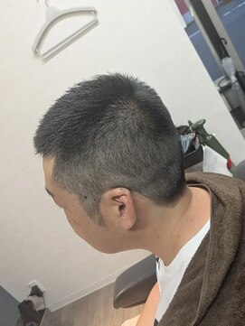 バーバーカミバコ 久留米(BARBER KAMIBAKO) 短髪刈り上げボウズ