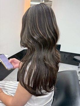 アリープアウル(ALEAP owl) ハイライト/ダークグレージュ/レイヤーカット/ウェーブ