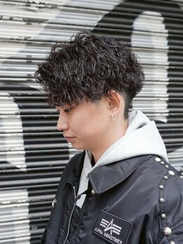 キングオブヘア バイ ノイズ 梅田茶屋町店(KING of hair by NOISM)の写真/【梅田駅徒歩3分/大阪梅田】束感・ツヤ感が出る《波巻きスパイラルパーマ》は無造作で綺麗なシルエットに*