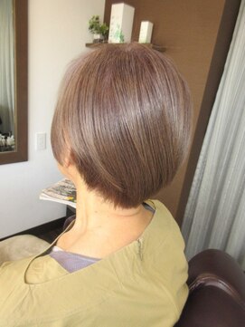 コア フィール ア デイ(COIFFURE A DAY) 【M3D】40代グレーアッシュ