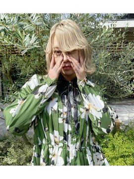 ジーナ(XENA) 【光】 Milky white