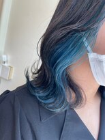 エンレイ(enRei) 大人かわいいゆるふわウェーブ外ハネインナーカラー寒色系ブルー