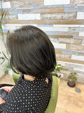 ハウオリ ヘアーワークス(Hauoli hair works) 透明感カラー、カーキ×ジェイド×ターコイズ