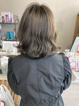 スアバイキキ(SuA by kiki.) レイヤーボブ/外ハネボブ/大人ショート/ニュアンスカラー[千葉]