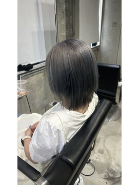 ラック(LUCK) レイヤーぱっつん前髪ステップボーンカットシルキー船橋/韓国