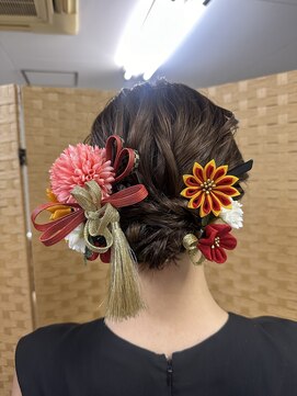 アイズ 新神戸(Ai's) シニヨン