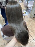 オリーブベージュ