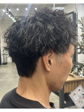 フイ 新宿3丁目(Hui) スパイキーショート/シャドウパーマ/韓国マッシュ/men's