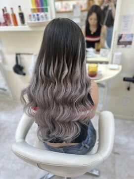 クラナ(clana) エクステでグラデーションシルバー