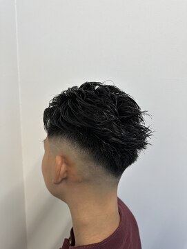 アンサー 千葉中央(UNSER prod by THE DAY) 【MEN’S HAIR/サーフカール/刈り上げセンターパート/千葉】