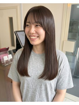 零秒女髪 千里丘店 艶やかな美髪を引き立てる上品ストレートロング髪質改善艶感