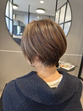 ハクア プラス(HAKUA PLUS) 派手にならない!上品なベージュヘア!